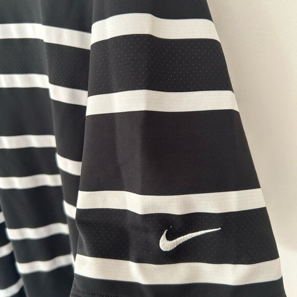 Nike Golf Men’s Dri Fit Polo Size M Black/White Stripes - Picture 3 of 6